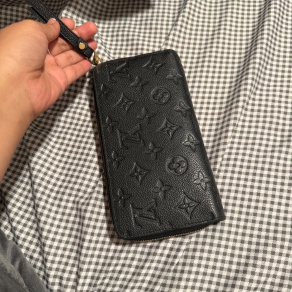 Louis Vuitton Wallet - Picture 9 of 14